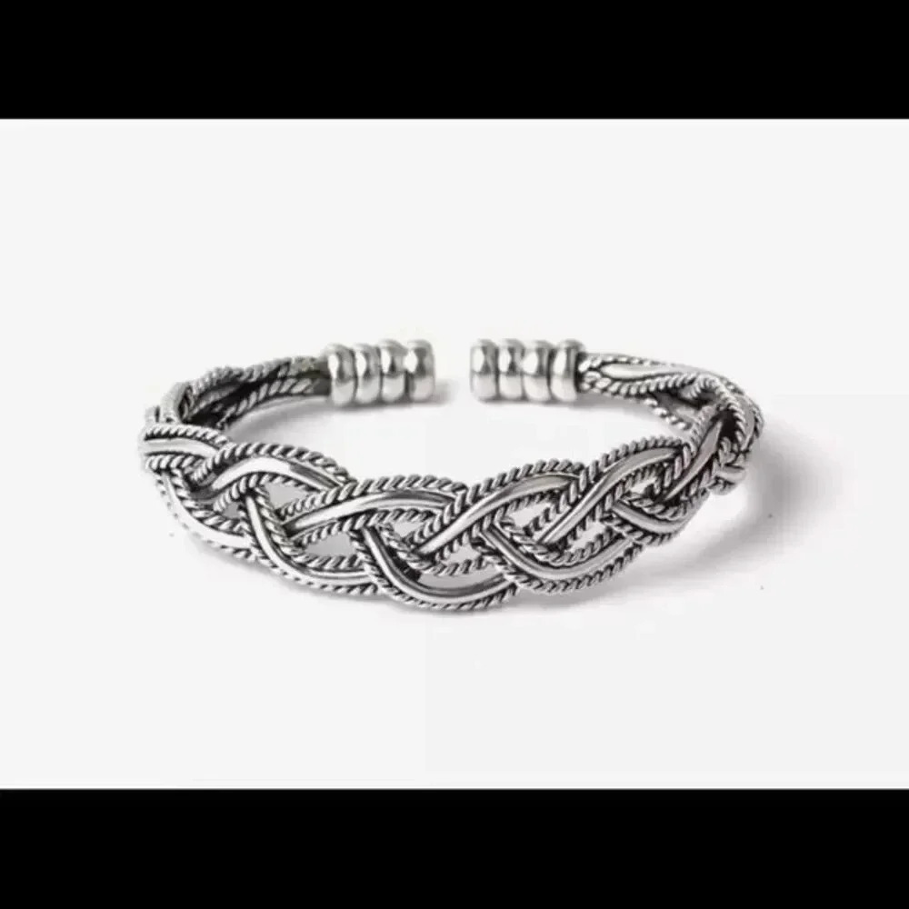 Beautiful Bracelet Creative Hollow Twist Design Open Bangles Party Jewelry NEW